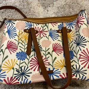 Flowered brown and white fossil